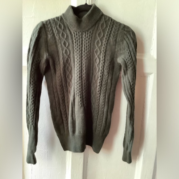 High-Everyday Couture Ladies Sweater - Picture 1 of 12